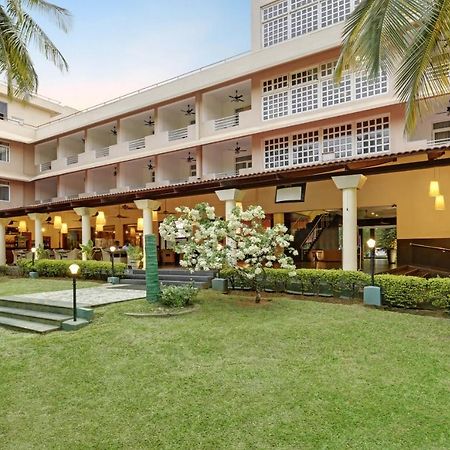 Royal Orchid Resort & Convention Centre, Yelahanka Bangalore Esterno foto