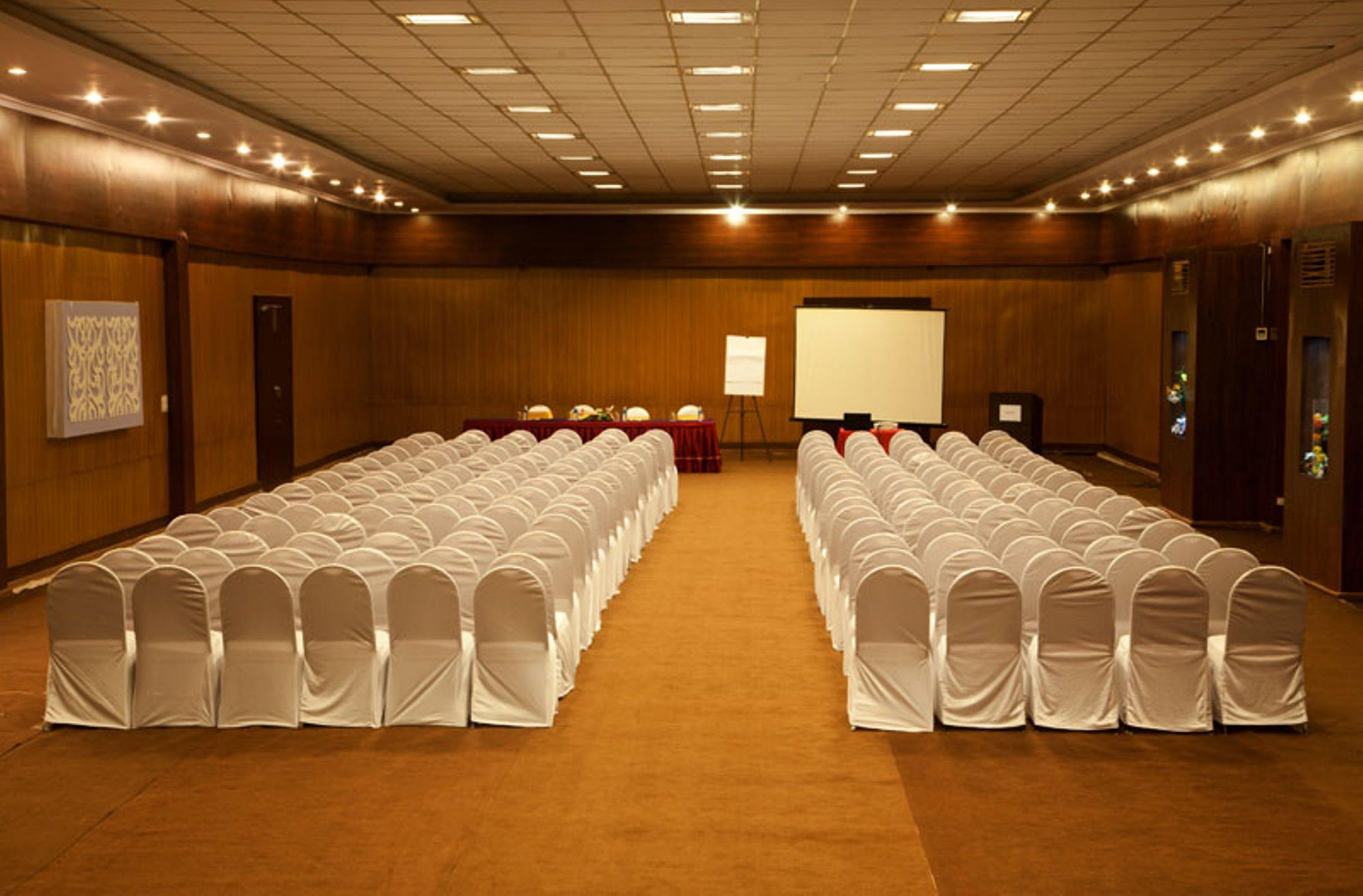 Royal Orchid Resort & Convention Centre, Yelahanka Bangalore Esterno foto